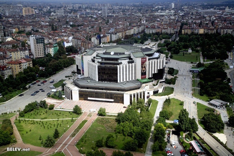 Thủ đô Sofia không chỉ cuốn hút du khách quốc tế bằng sự đông đúc, sôi động mà còn bởi nét cổ kính và hiện đại được quy hoạch rất tỉ mỉ