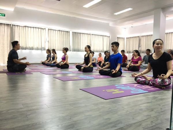 Câu lạc bộ Yoga Nhà văn hoá Thanh Niên